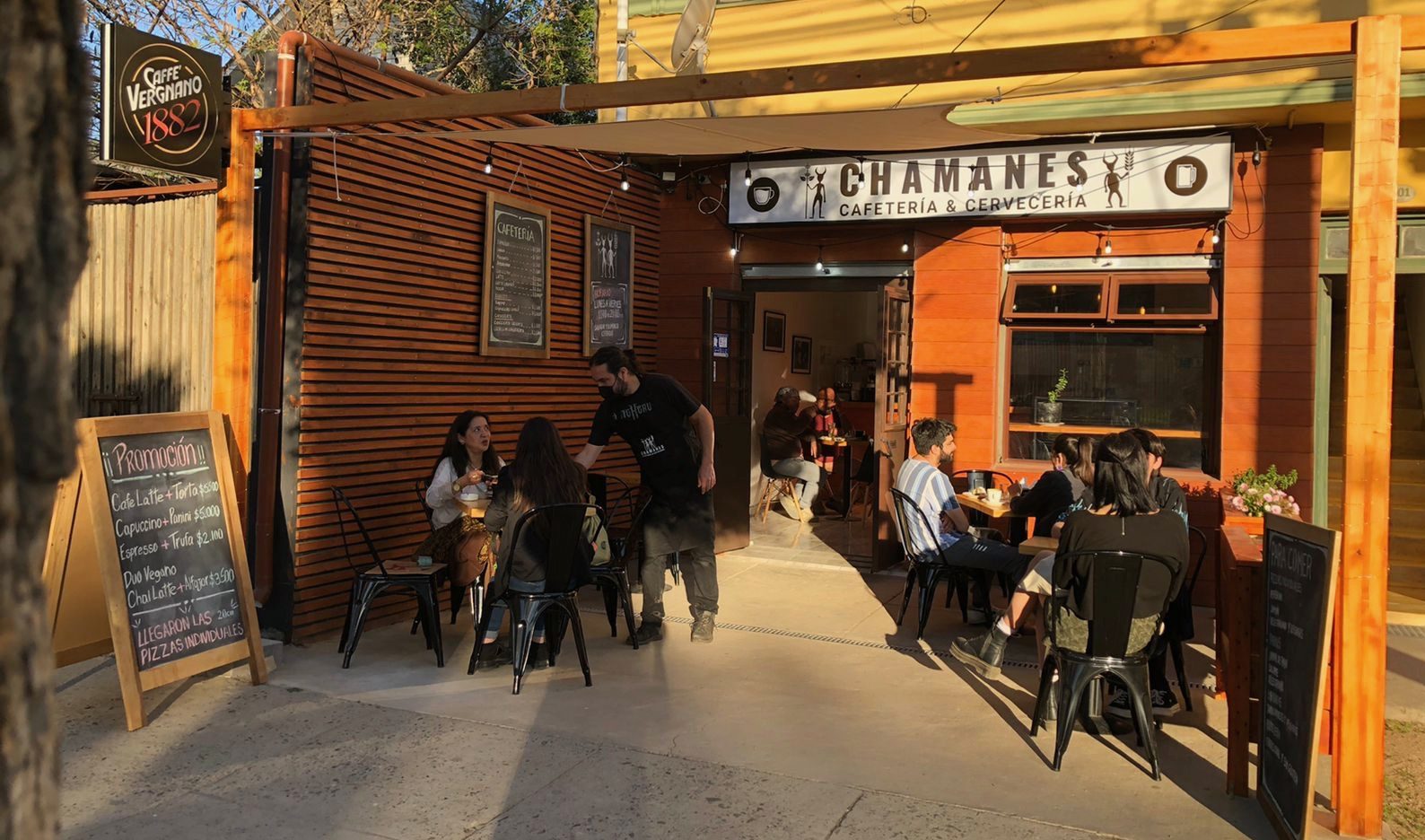 Chamanes – Cafetería & Cervecería